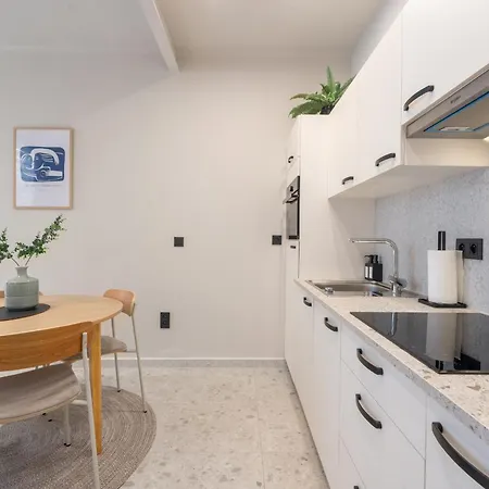 Apartment Gezellig, Knusse En Gerenoveerde Rijwoning 4p